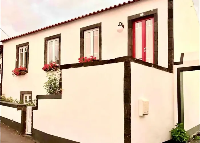 Quinta Pereirinha: Oceanview Farm Retreat Sao Roque do Pico